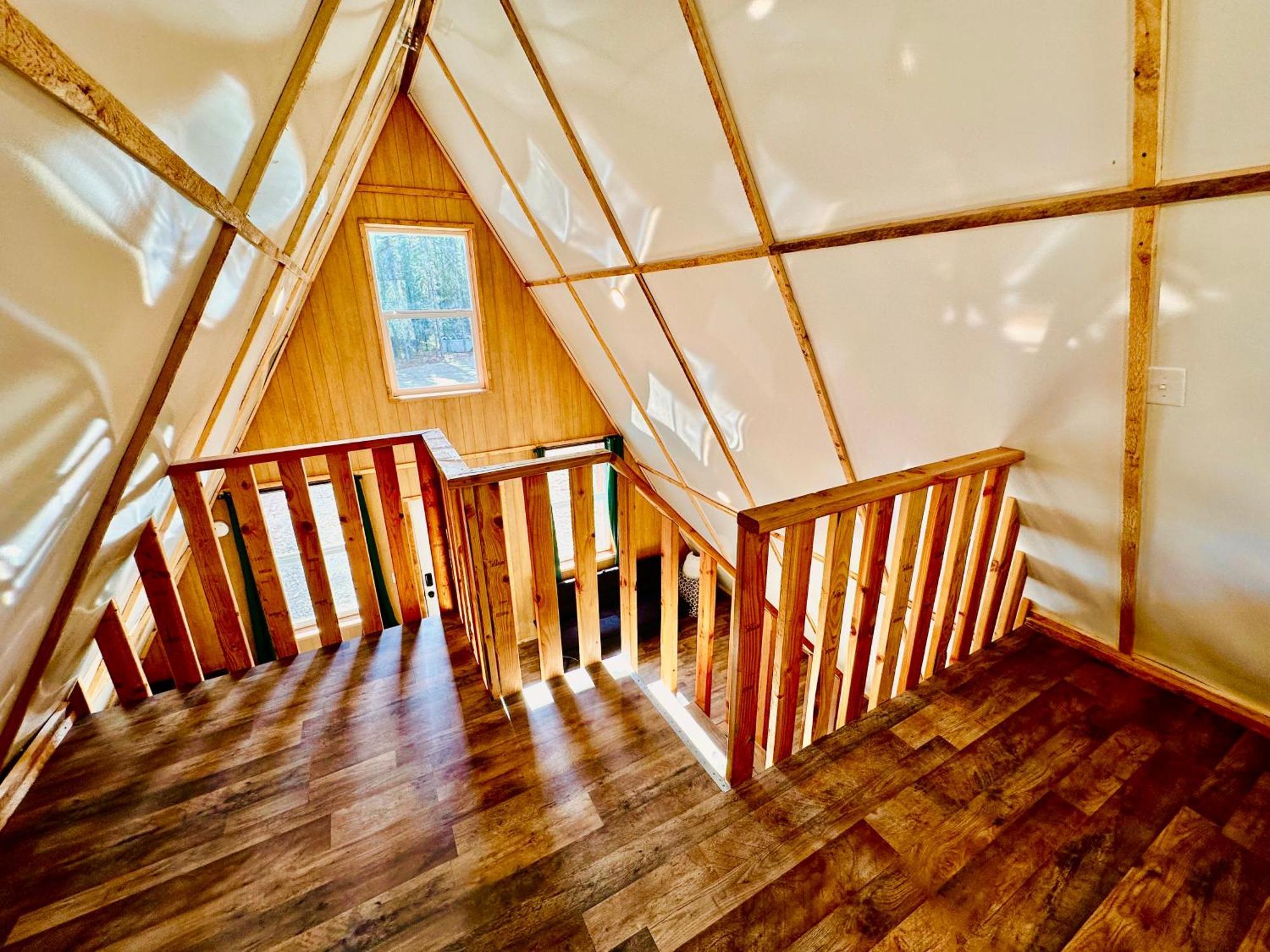 Roberts Lodge Tok Rom bilde